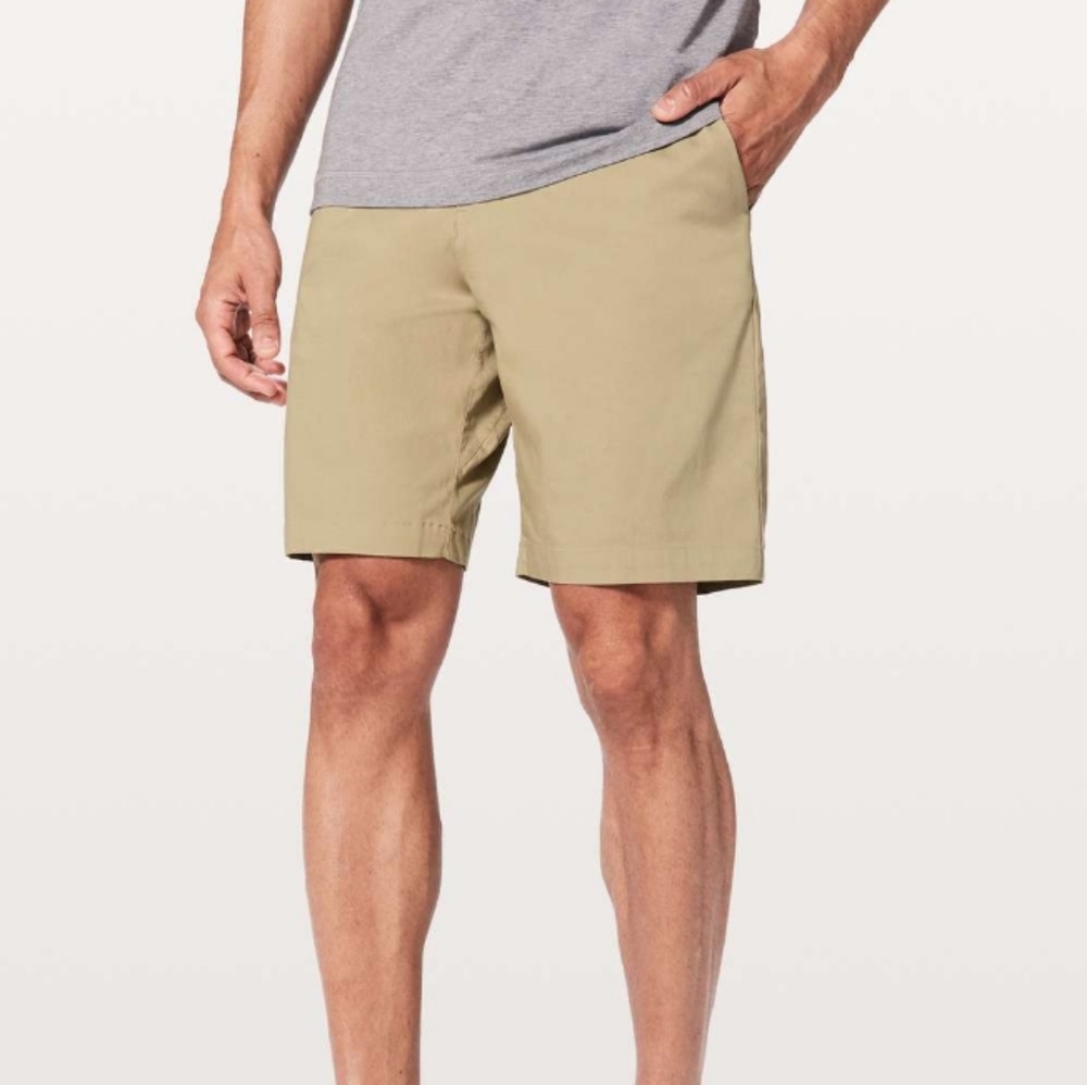 Like New Lululemon Commission Classic Fit Short 9" *VersaTwill™